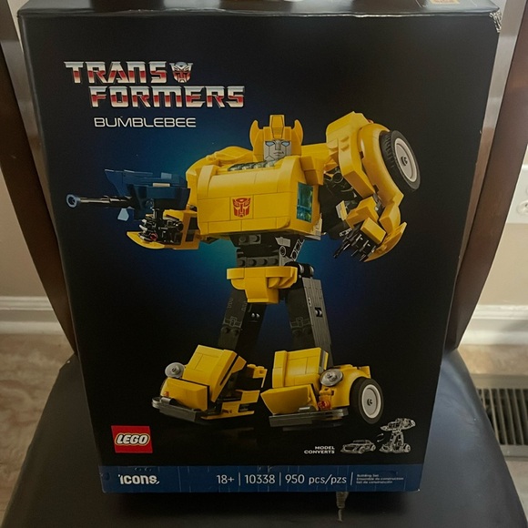 Lego Other - LEGO Transformers BumbleBee #10338 NEW 950pcs